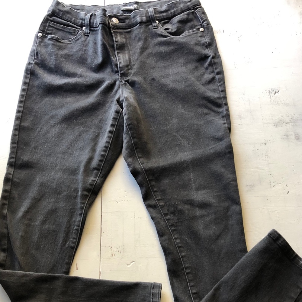 Venus brand black butt shaping skinny jeans, 16L